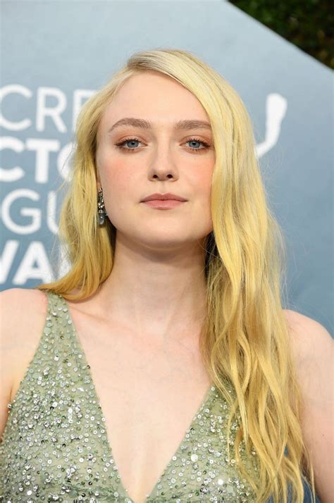 pictures of dakota fanning